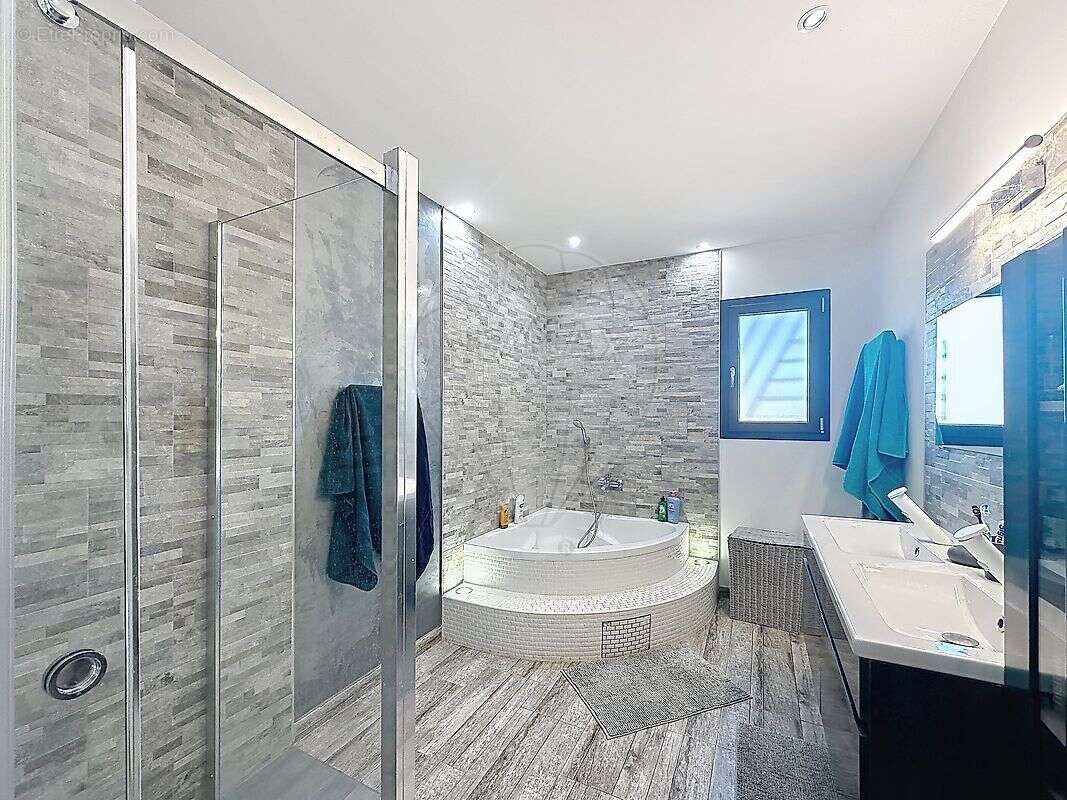 Maison à SAINT-GENIES-DE-MALGOIRES