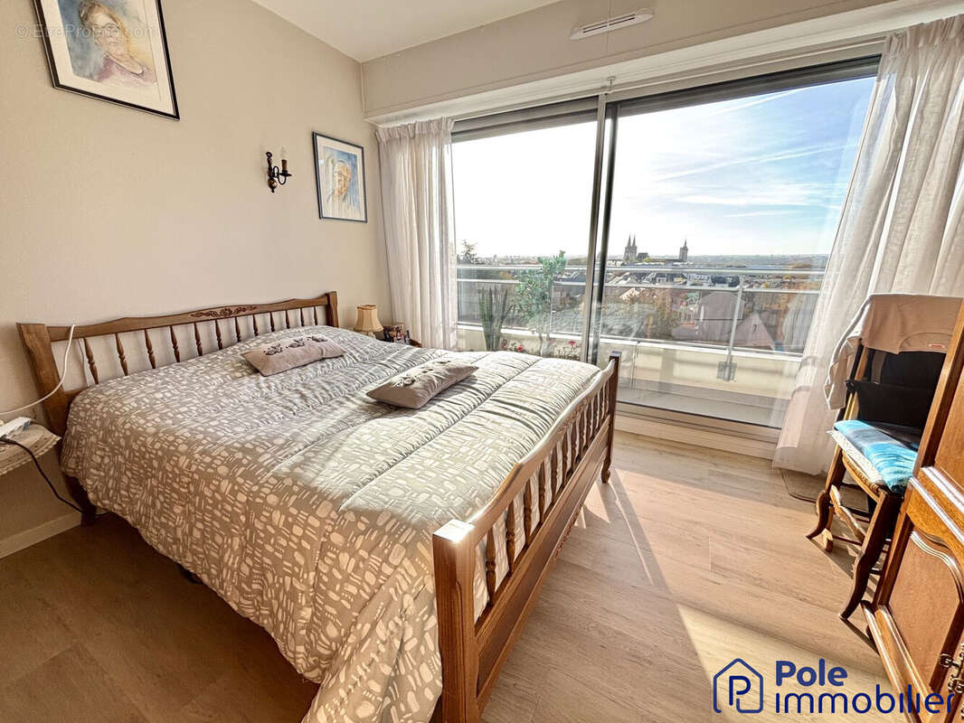 CAEN CENTRE VILLE- CHAMBRE AVEC BALCON VUE SUR CAEN - Appartement à CAEN