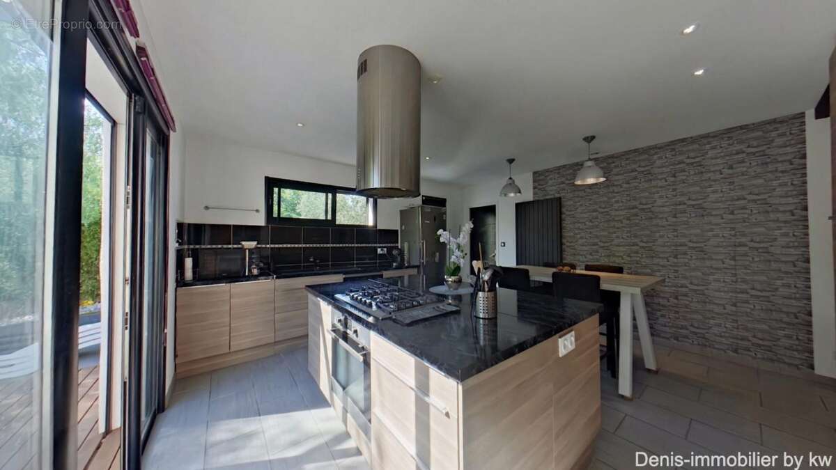 Maison à VILLENEUVE-DE-LA-RAHO