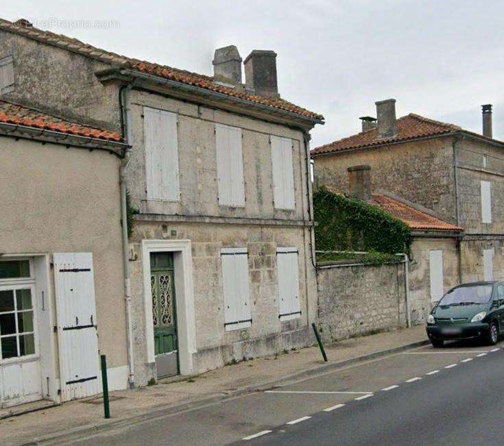 Maison à GARAT