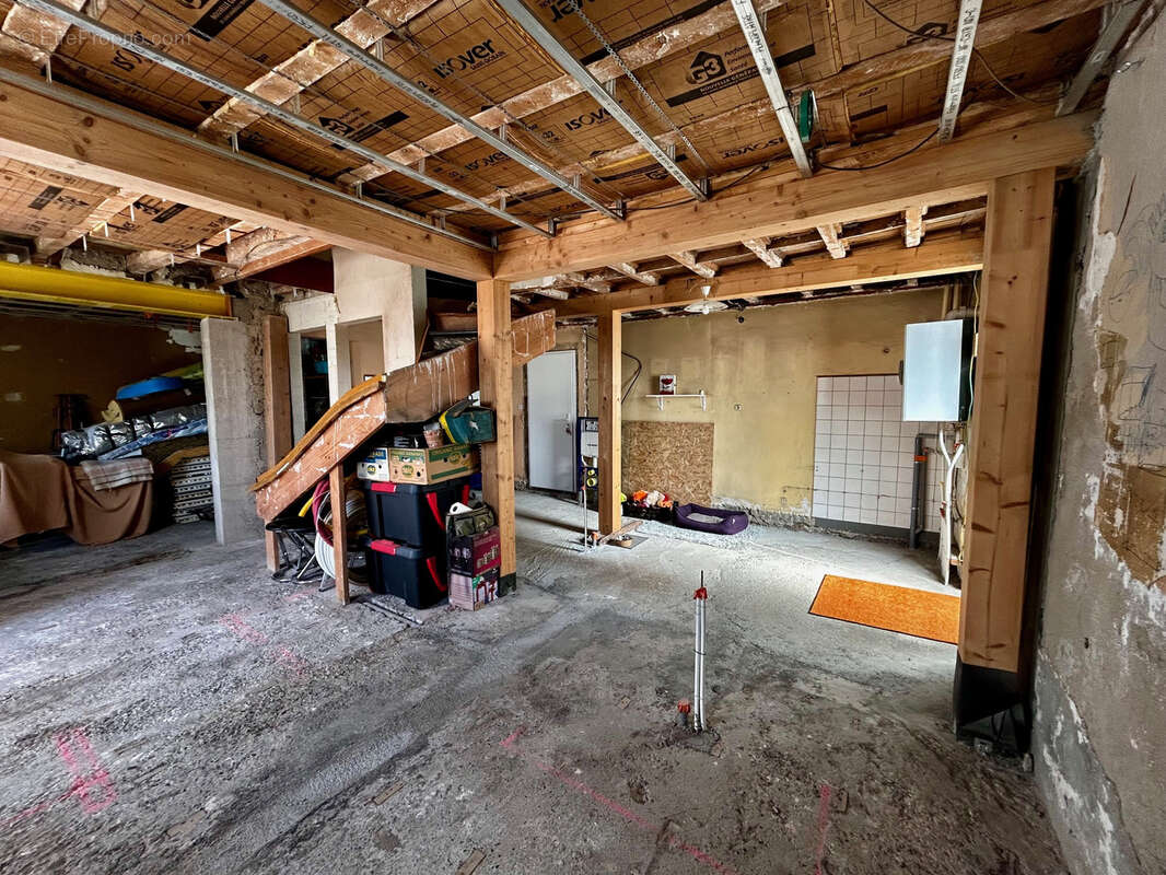 Maison à VILLE-LA-GRAND