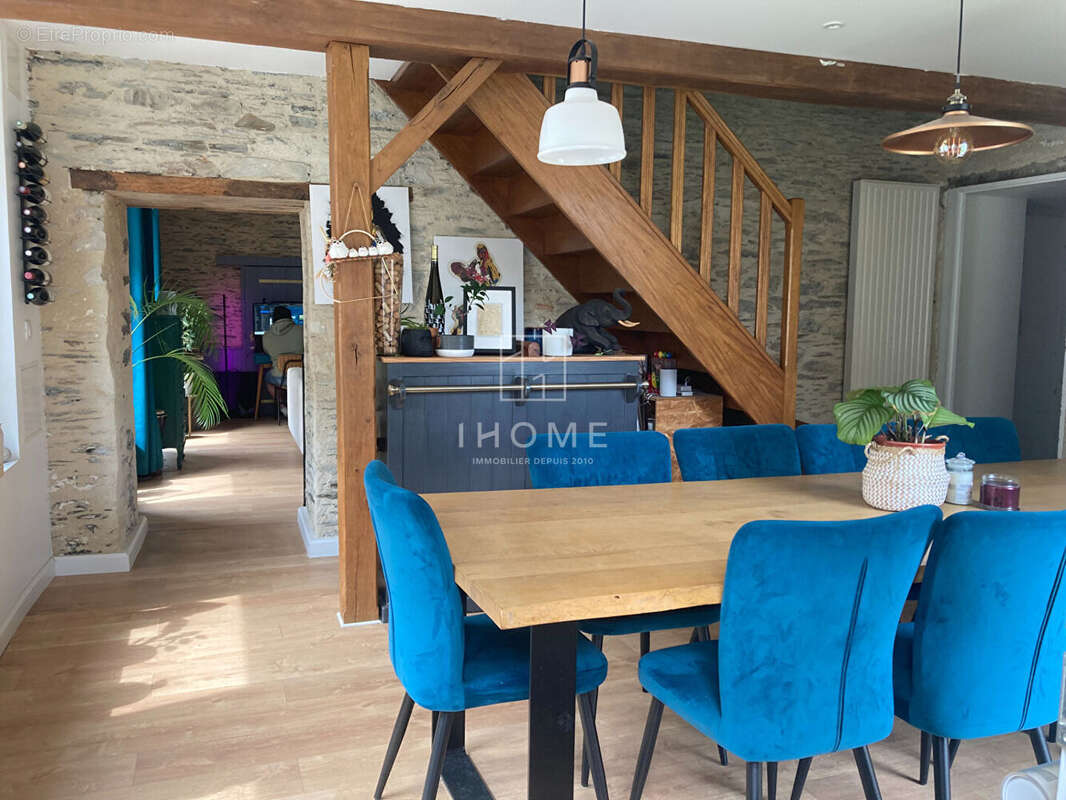 Maison à LA POUEZE