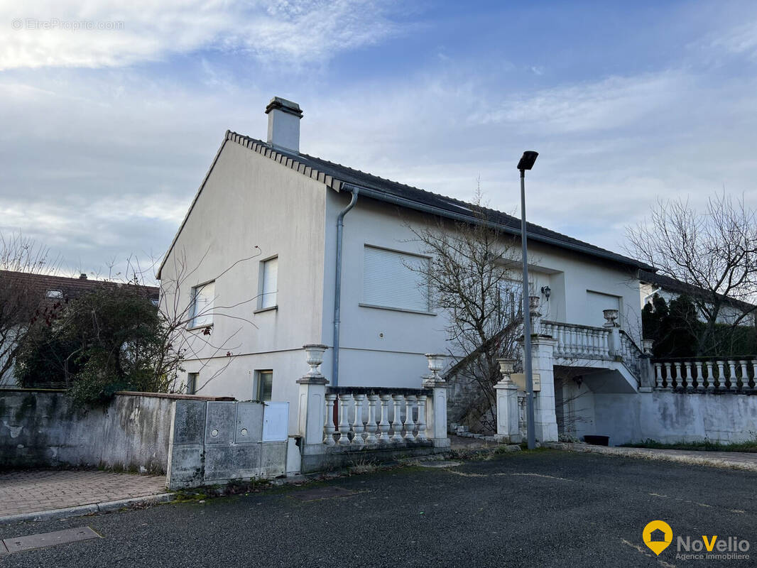 Maison à SEINGBOUSE