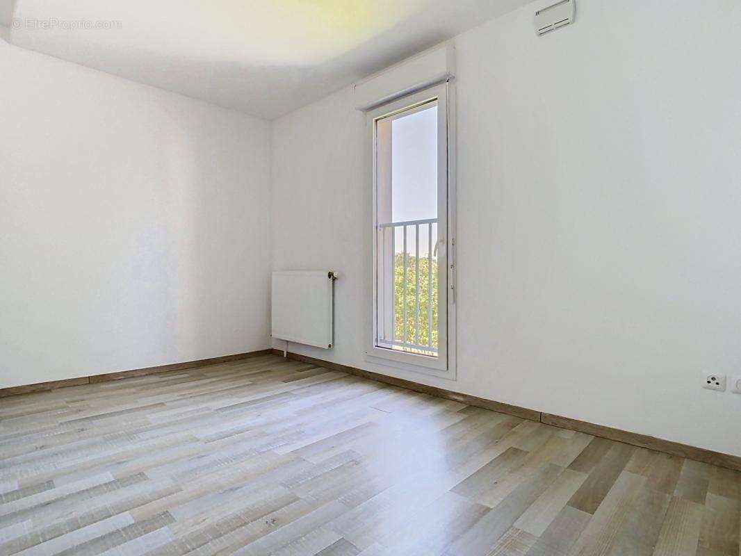 Appartement t3 dans residence securisee de 2015  + parking - photo 3