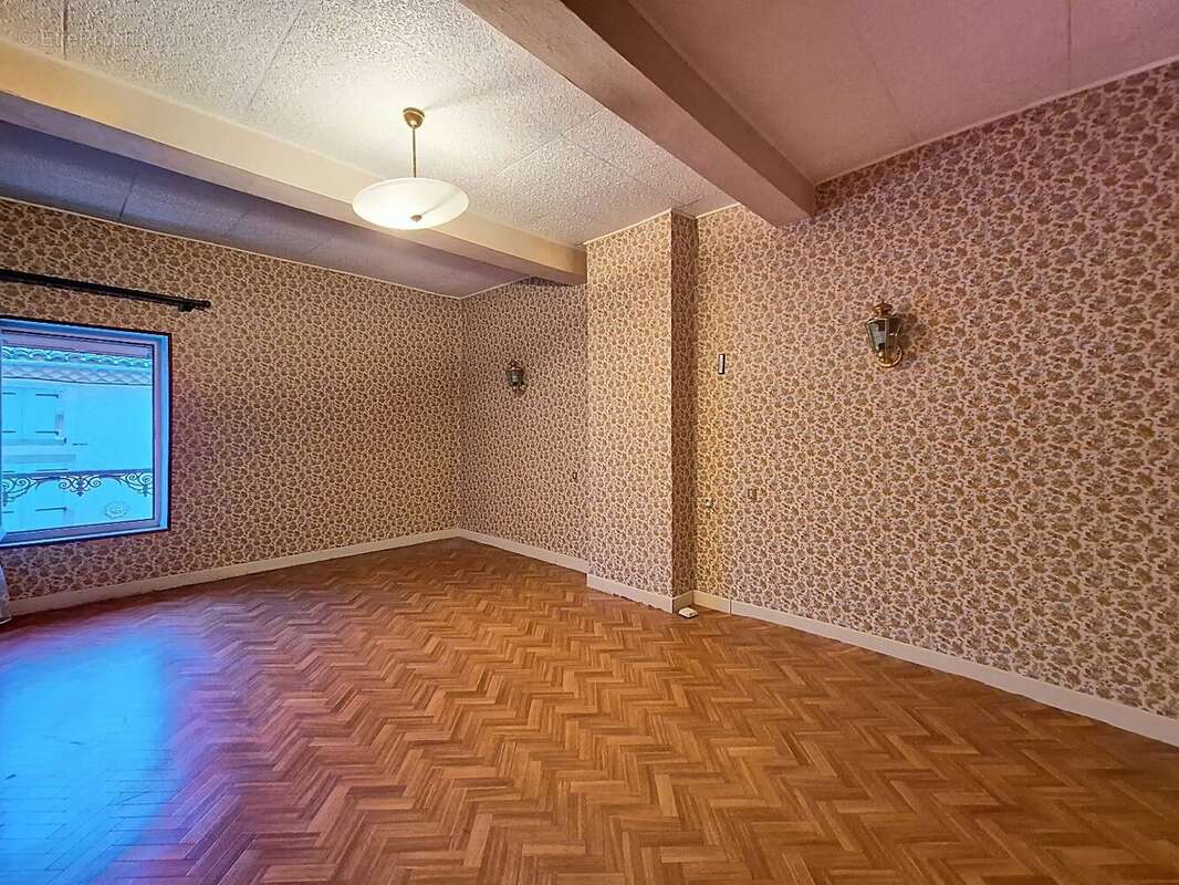 Maison à SAINT-CHINIAN