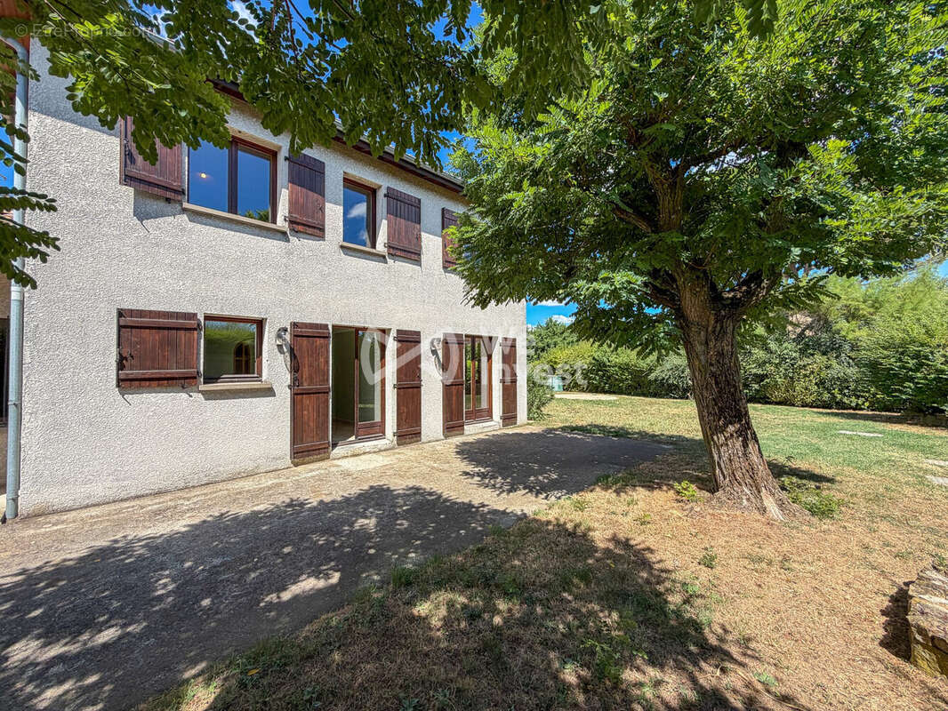 Maison 5 pièces 114 m² à vendre à Saint-Cyr-Sur-Le-Rhone (69560) - photo 3