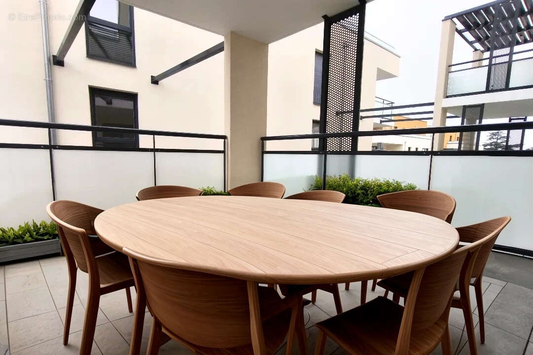 Appartement à DECINES-CHARPIEU