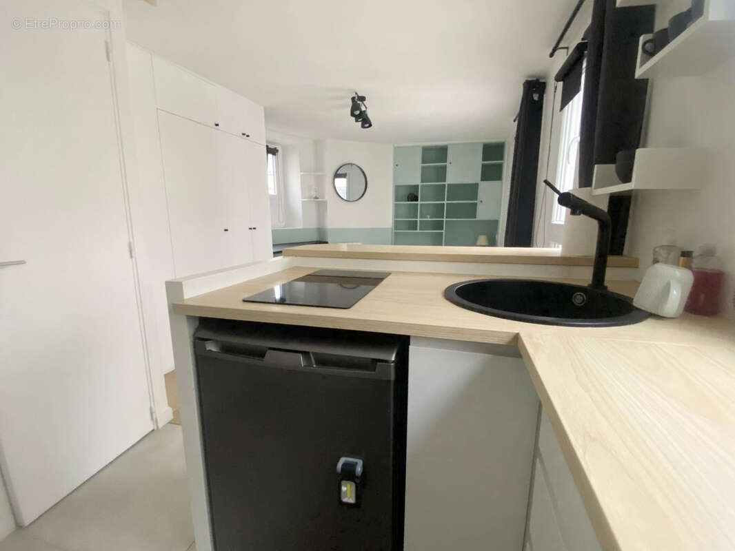 Un adorable studio - emplacement exceptionnel ! - photo 3