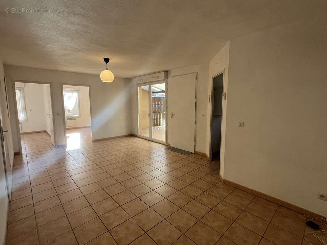 Maison à LA CALMETTE