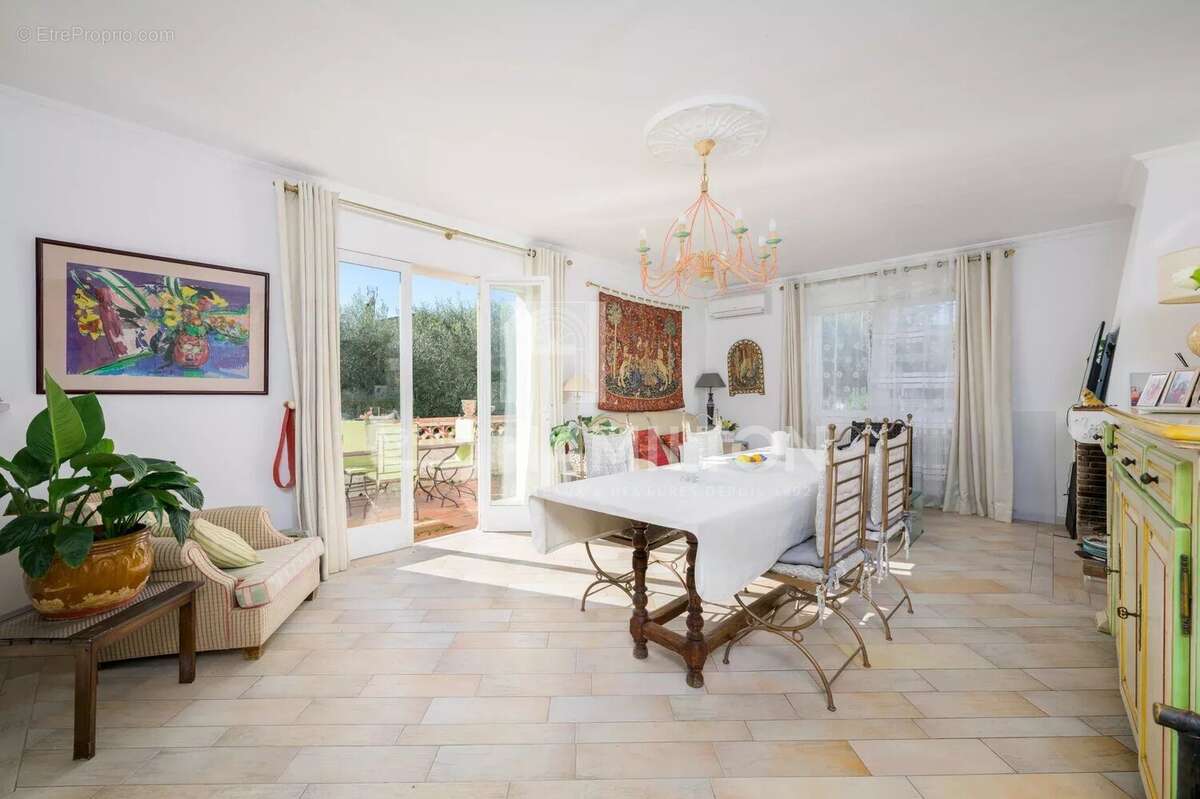 Maison à OPIO