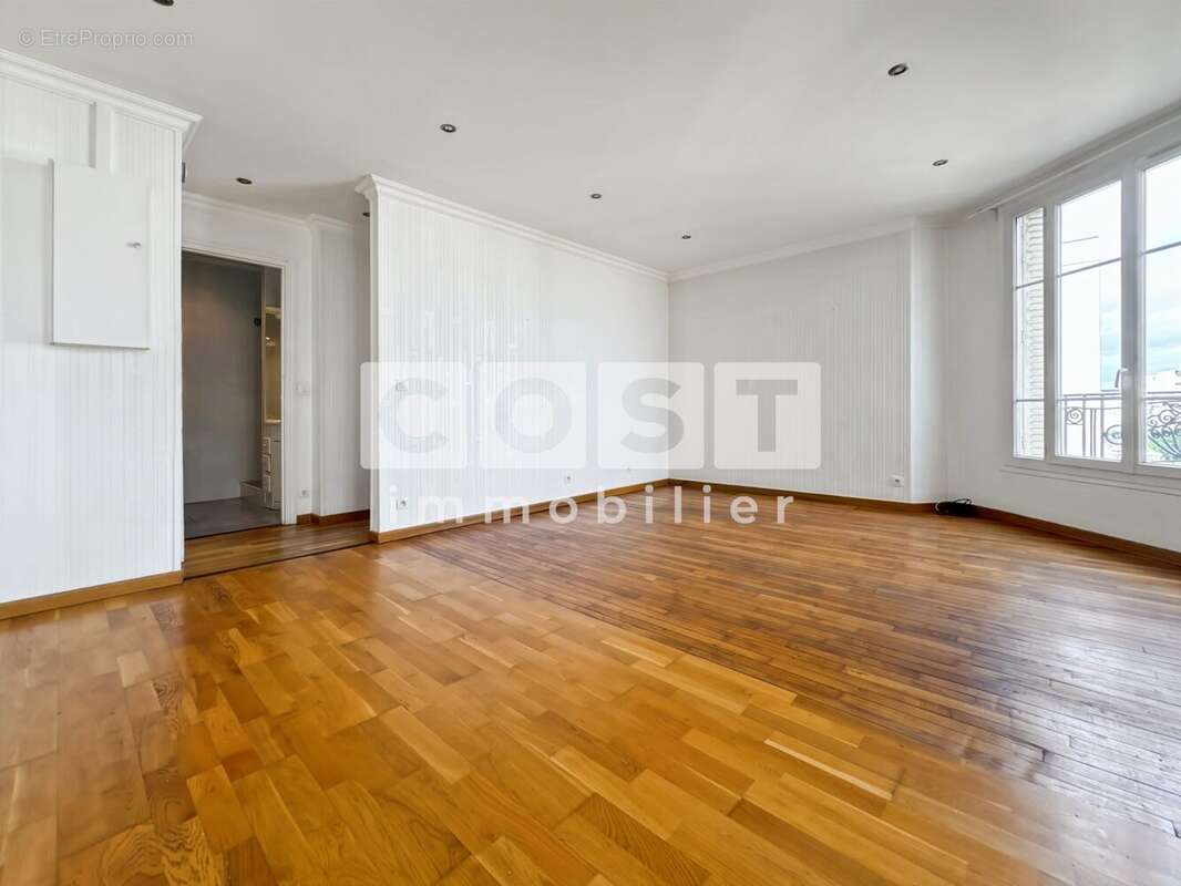 Appartement à COLOMBES