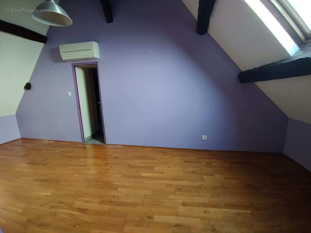 Maison à SAINT-HILAIRE-LA-GRAVELLE