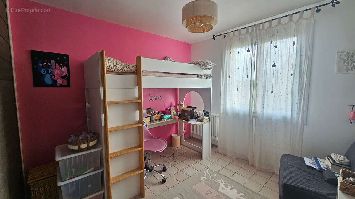 Maison à LA VILLE-AUX-DAMES