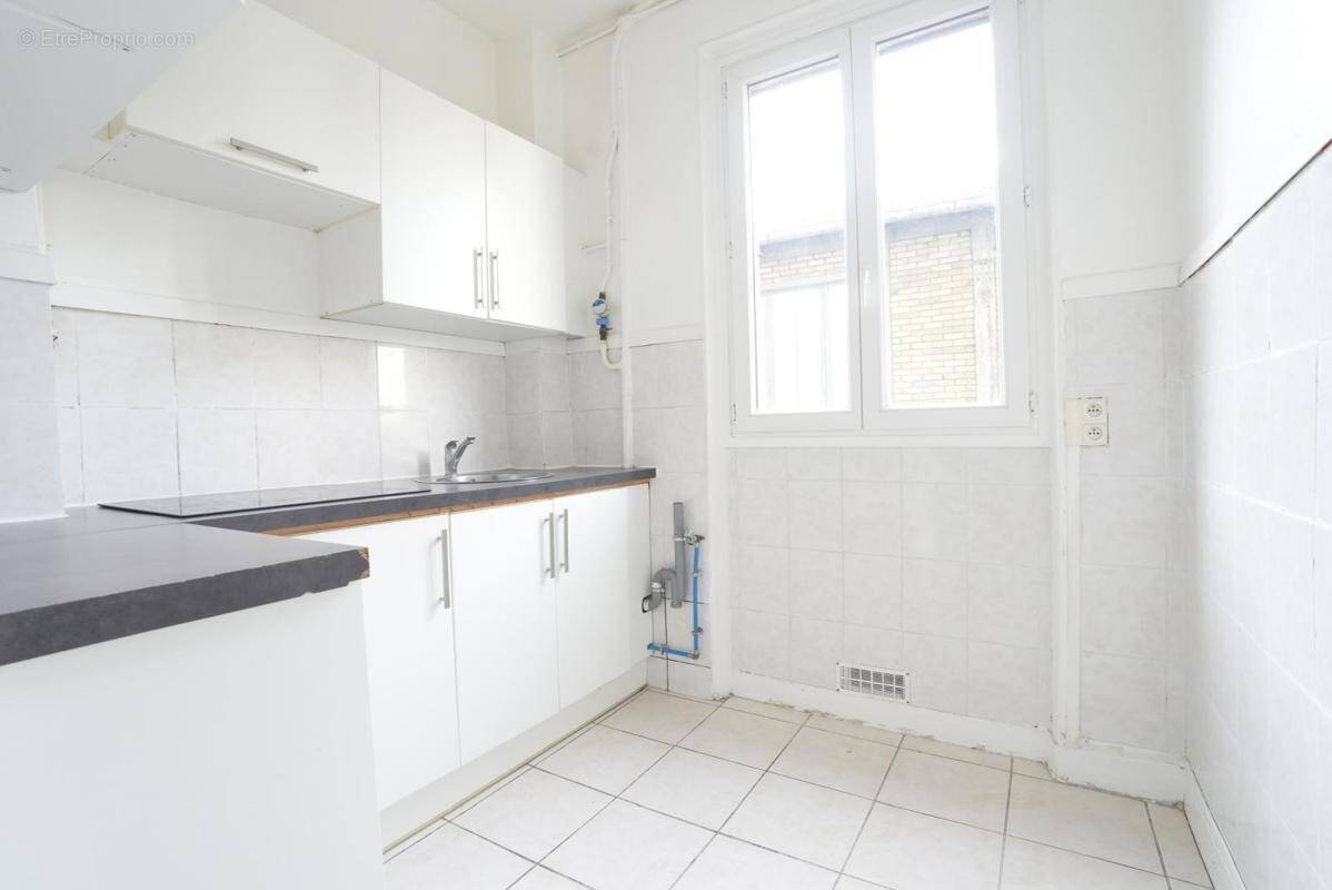 Appartement à COURBEVOIE