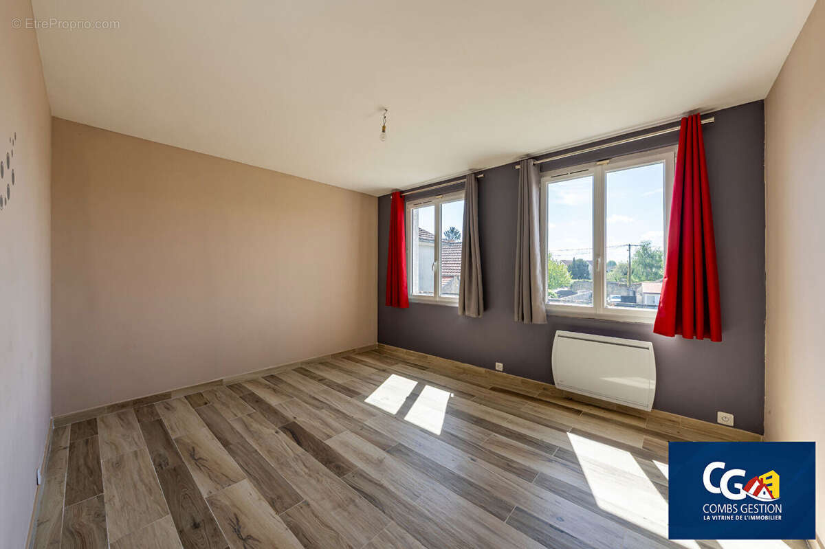 Ensemble immobilier avec dépendances Vue dégagée sur les champs - photo 4