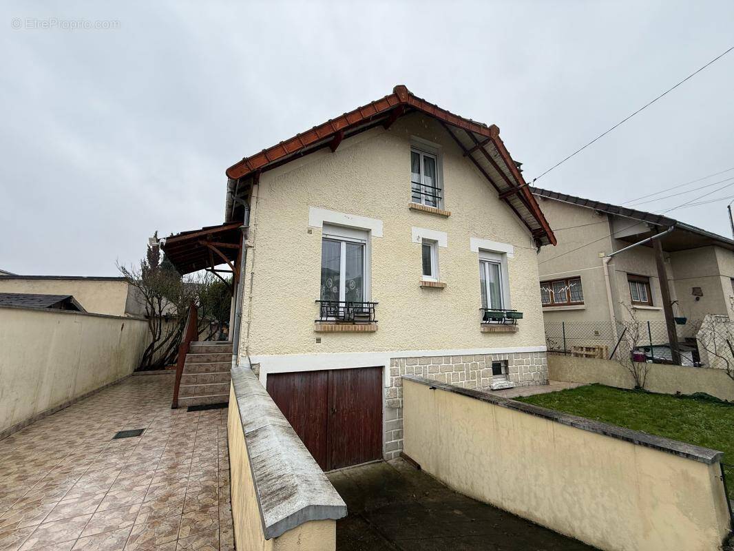 Maison à TREMBLAY-EN-FRANCE