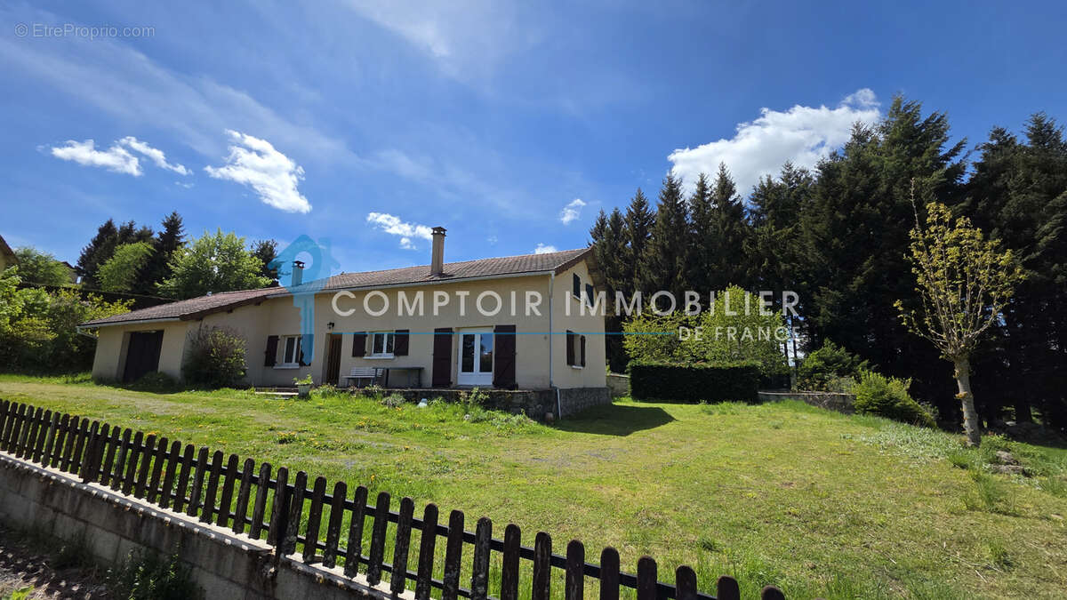 Maison à COUCOURON