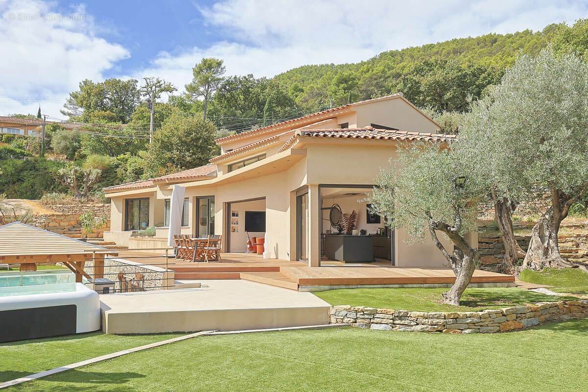 Maison à SOLLIES-VILLE