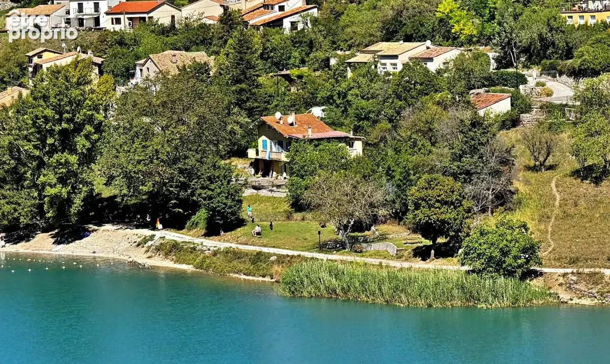 Appartement à SAINT-JULIEN-DU-VERDON