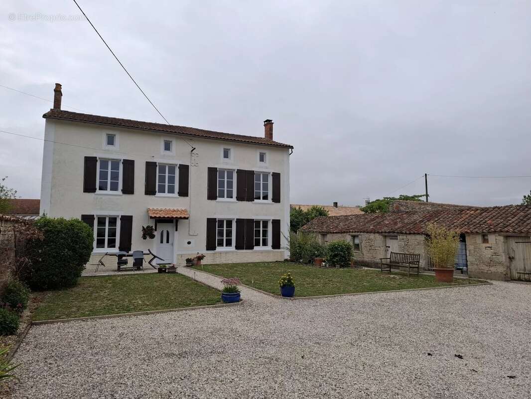 Charmante Maison de Village à Loubillé - photo 23