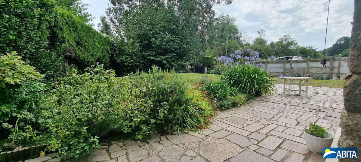 Maison à SAINT-GUINOUX