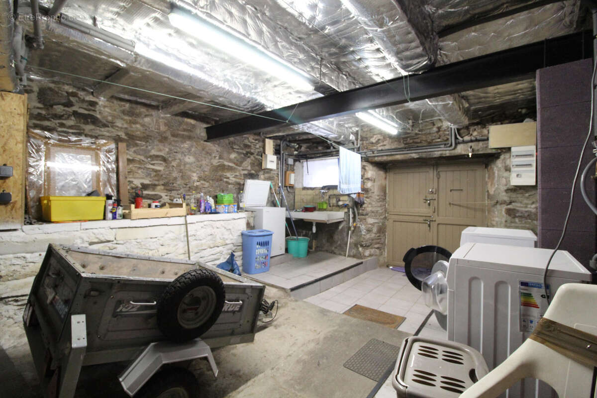 Maison à SAINT-SERNIN-SUR-RANCE