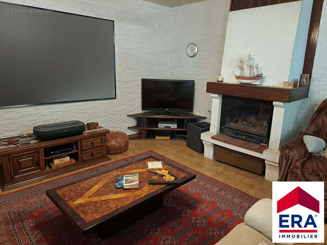 Maison à CAMARET-SUR-AIGUES