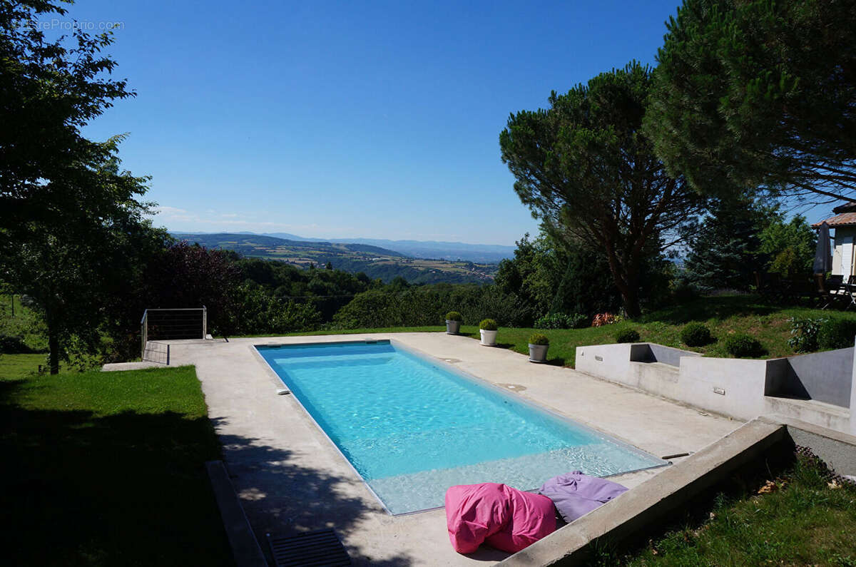 VILLA - VIENNE - 6 pièces - 132 m2 - photo 12
