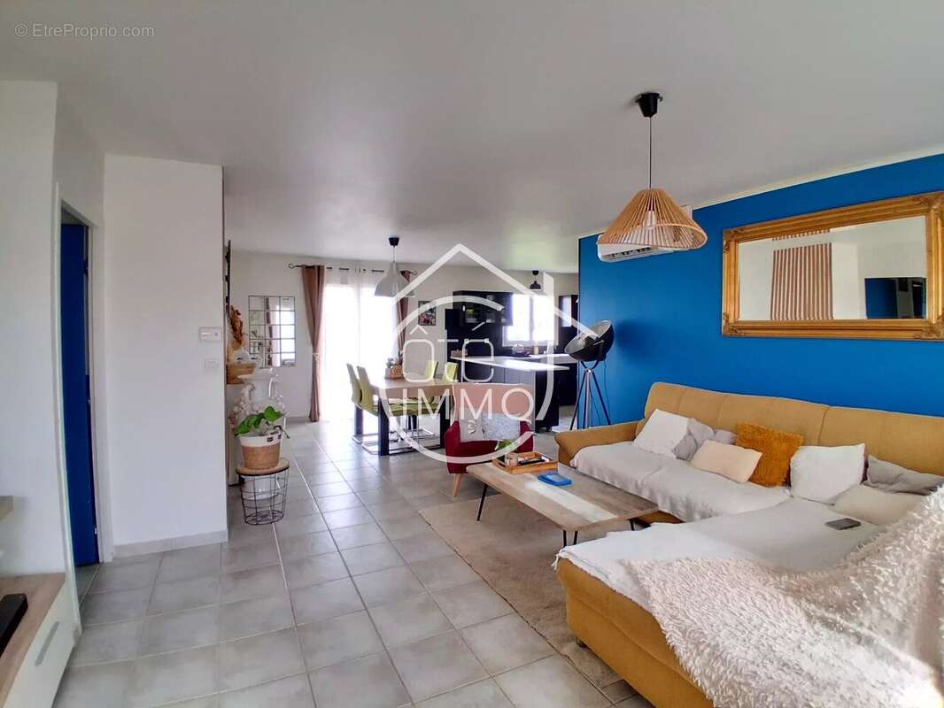 Maison à FLAUJAGUES