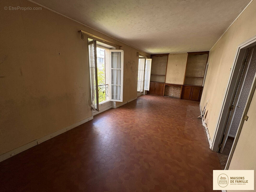 Appartement à SAINT-MAUR-DES-FOSSES