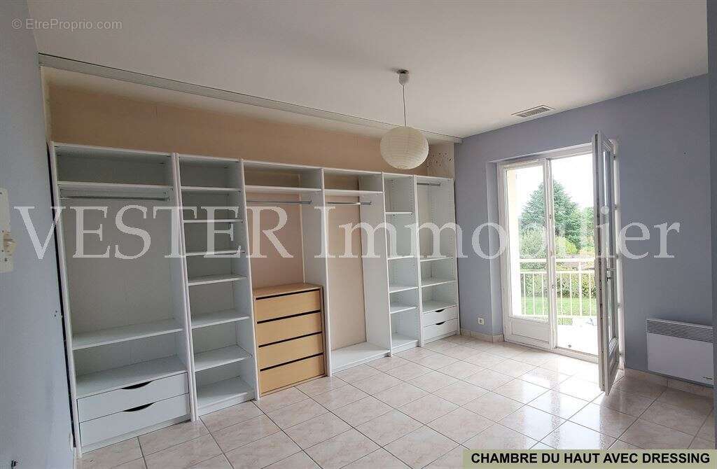 Maison à SAINT-FRONT-DE-PRADOUX