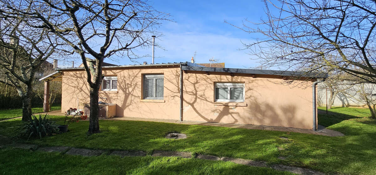 Maison à ETAIS-LA-SAUVIN