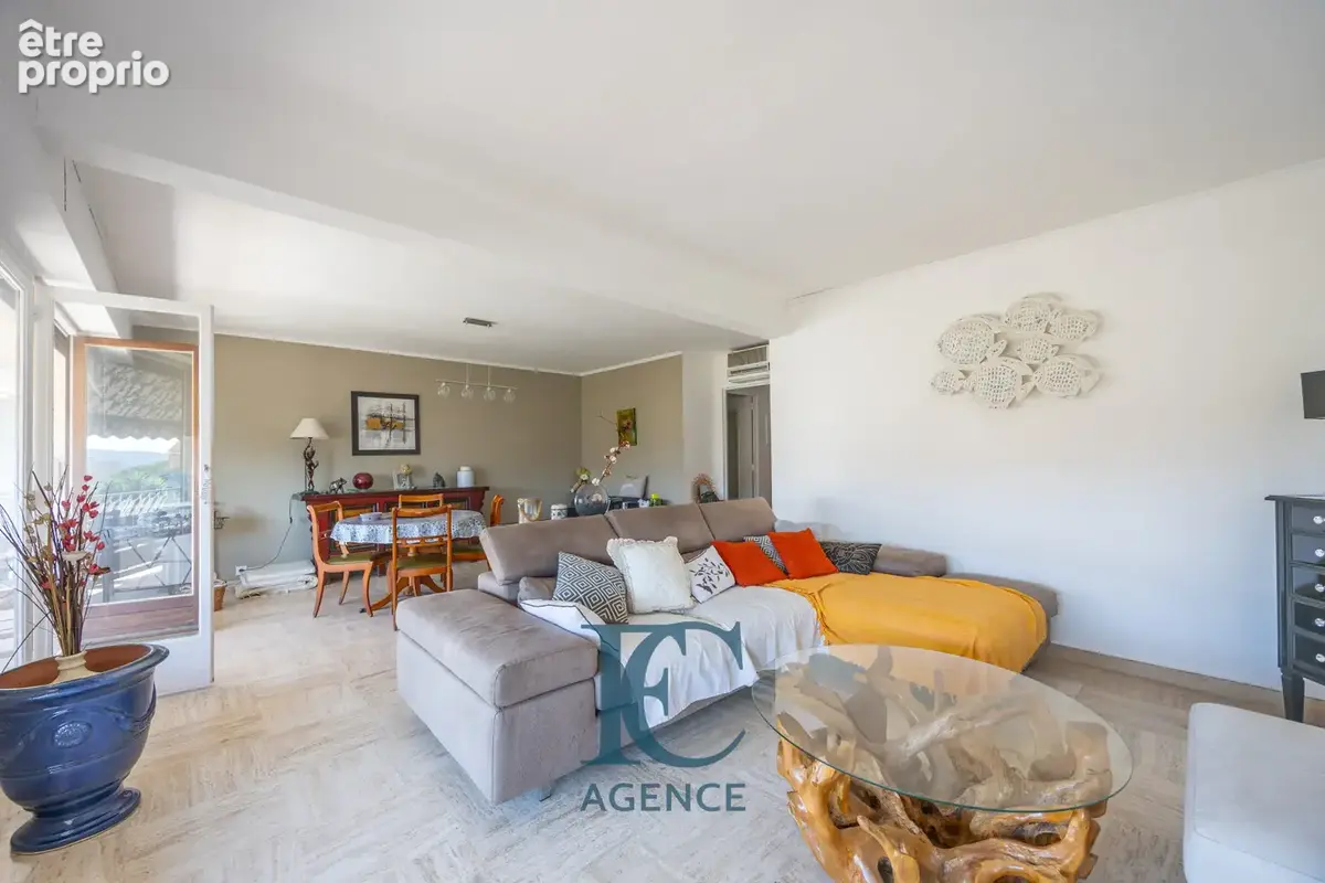 Appartement T3 de 90 m2 avec terrasse à deux pas du centre-ville - photo 2