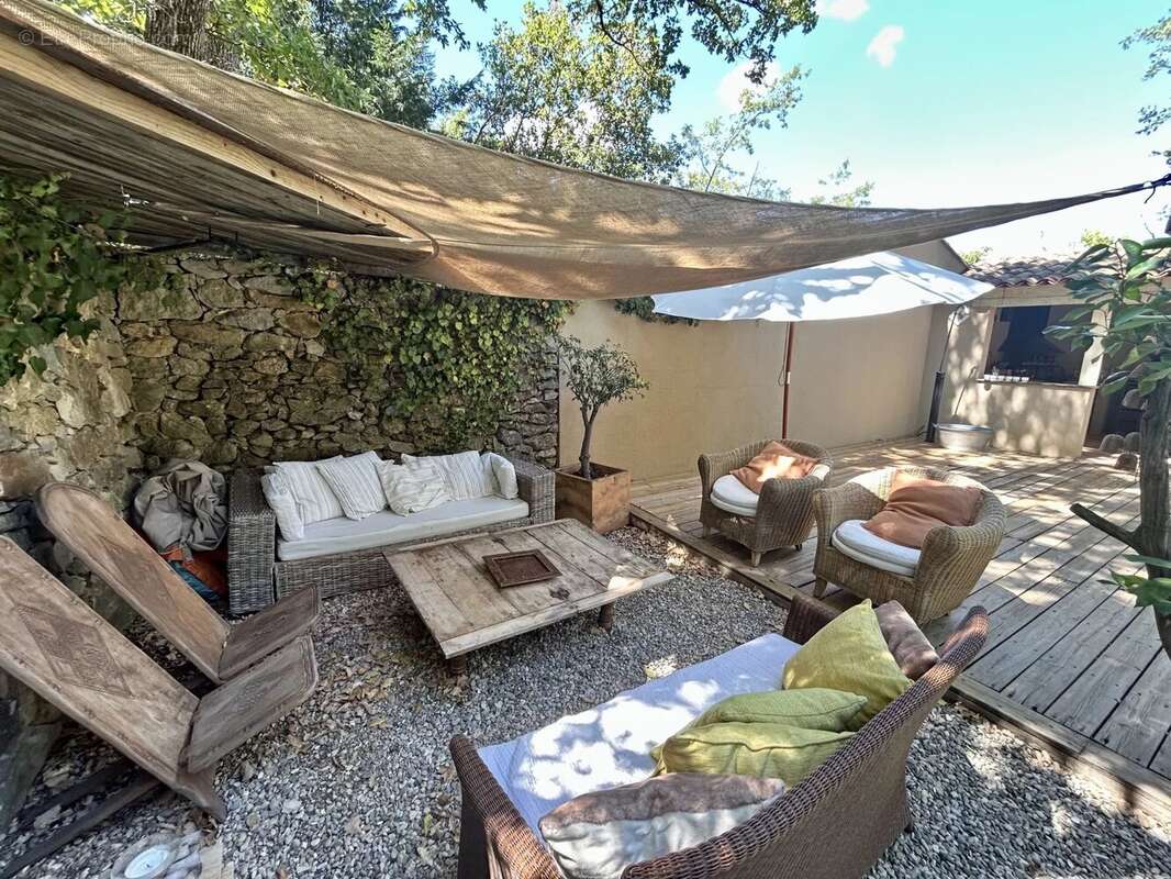 Bastide Provençale 6 pièces – 180 m² – GAREOULT - photo 4