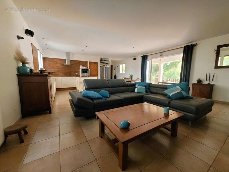 Maison à vendre 6 pièces PUY DU LAC (17) - photo 2
