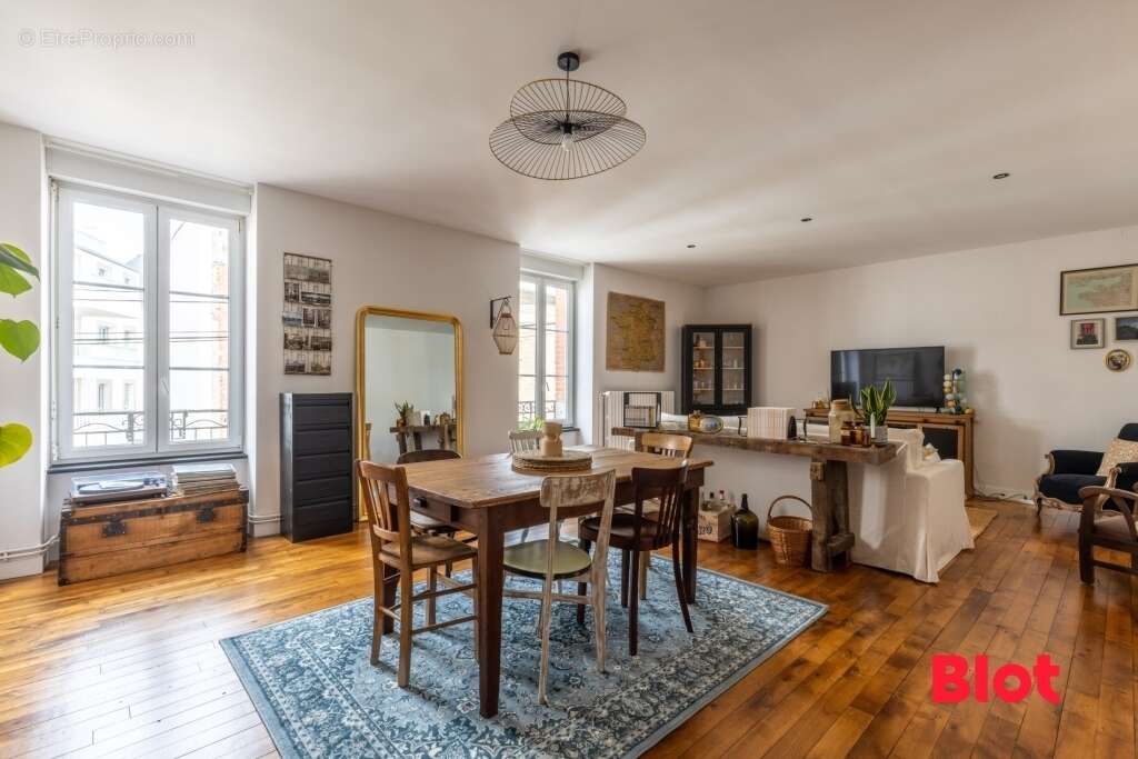 Appartement à FOUGERES