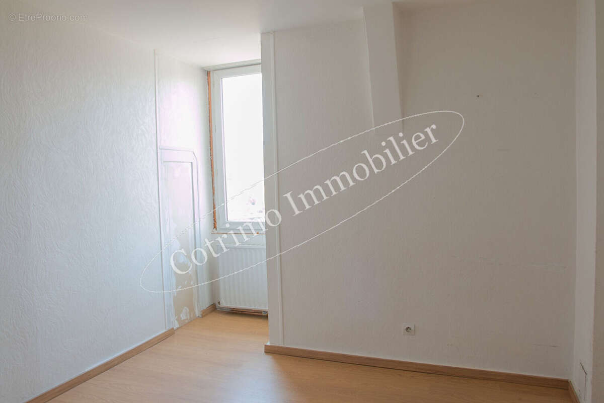 Appartement en Duplex 7 Pièces (5 Chambres) environ 129m² avec Jardin à Le Pont-de-Beauvoisin 38480 - photo 3