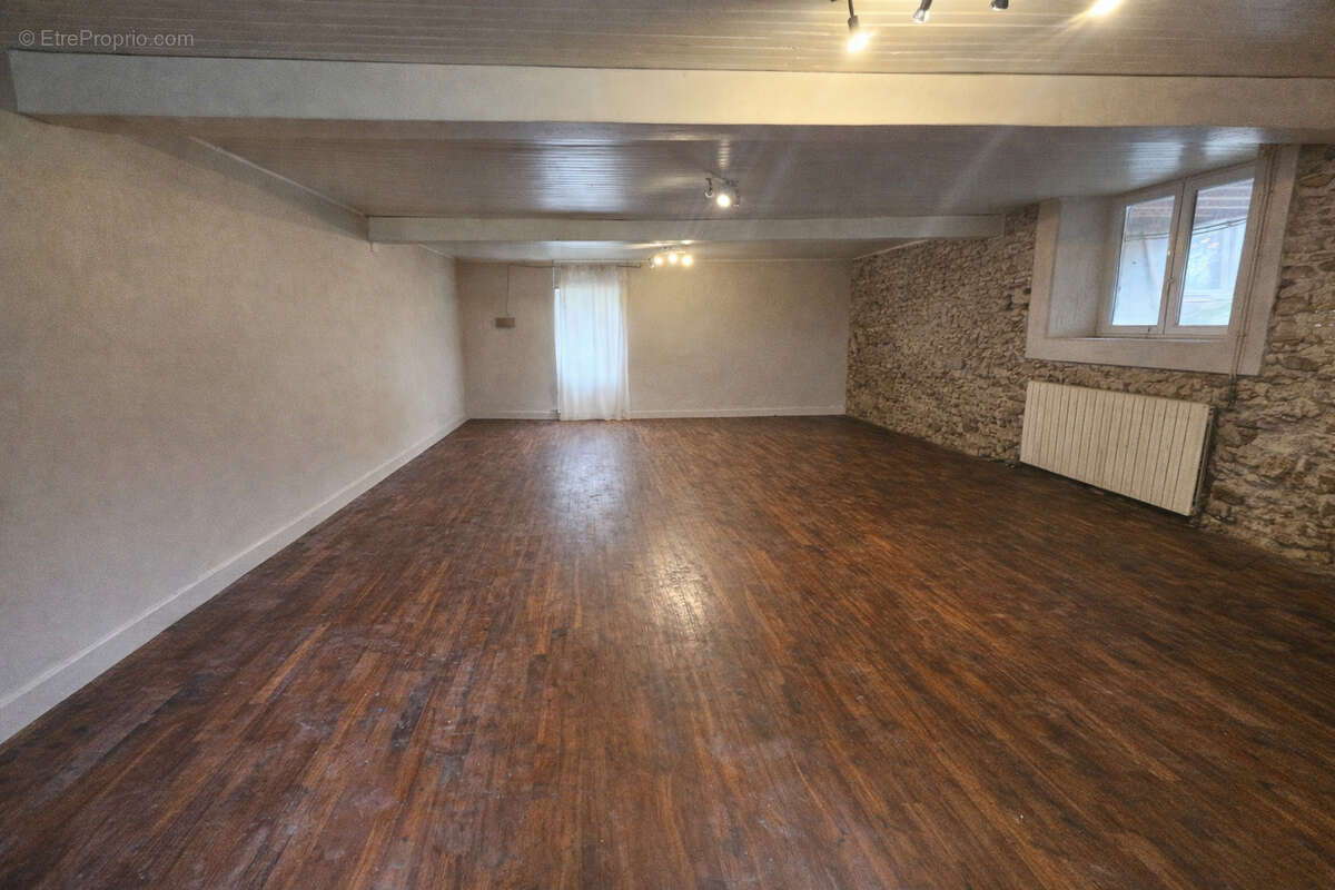 Appartement à DOMPS