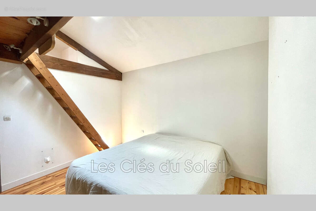 Appartement à CUERS