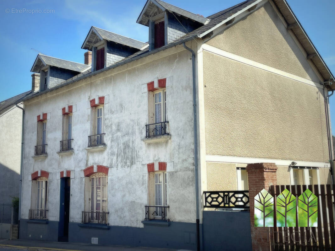 Maison 165 m² à Chatelus-Malvaleix  - photo 2