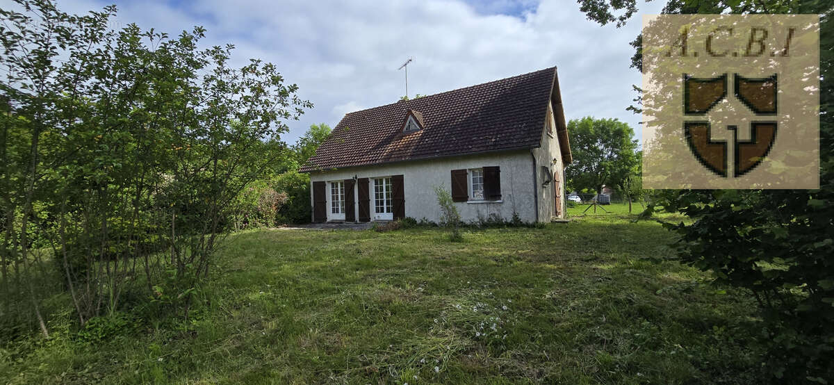 Maison à LIGNIERES