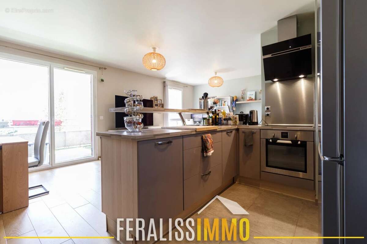 Grand F2 avec extérieur dans immeuble de 2009 ! - photo 4
