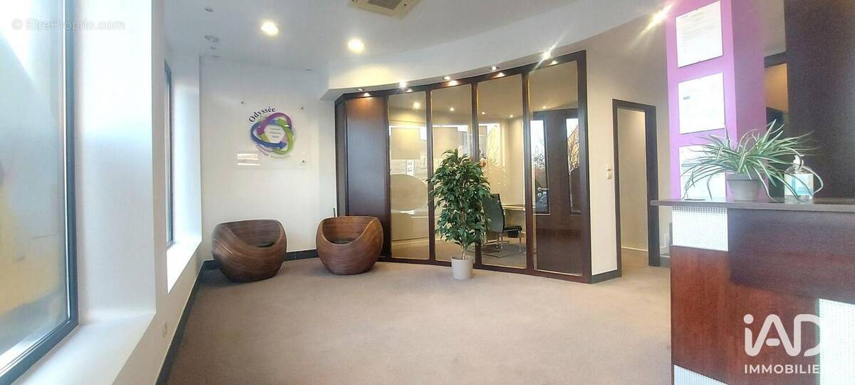 Photo 1 - Commerce à TALANGE