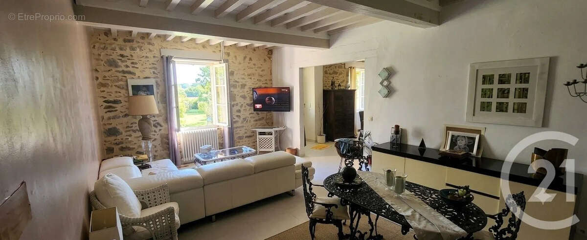 Maison à BAZOCHES