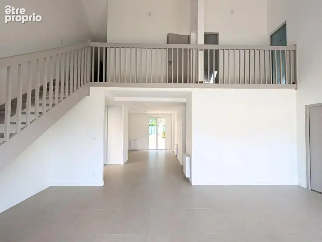 Maison familiale rénovée 133m2 Centre ville Sainte Luce Sur Loire - photo 2
