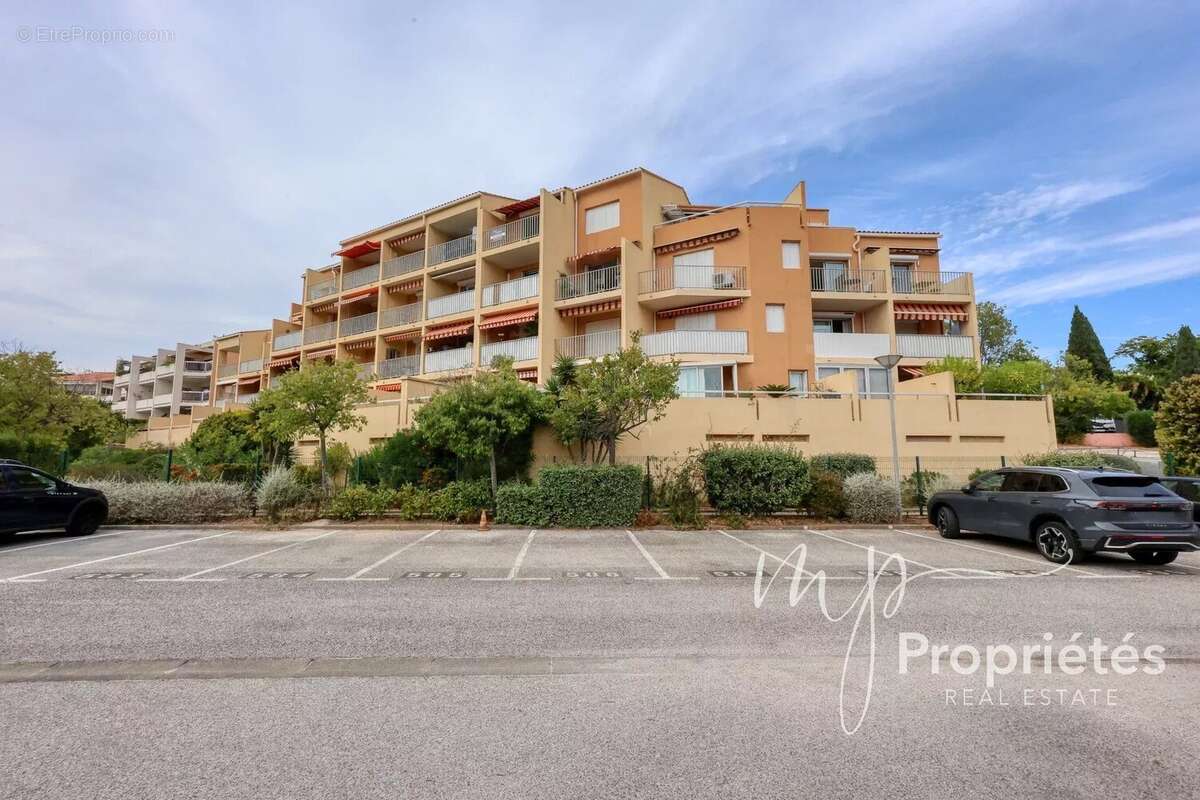 Appartement à CARQUEIRANNE