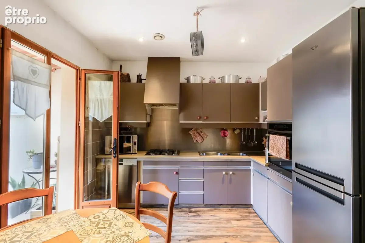 À deux pas du plateau de Gentilly, découvrez un ensemble immobilier rare composé de deux maisons indépendantes sur une même parc - photo 10