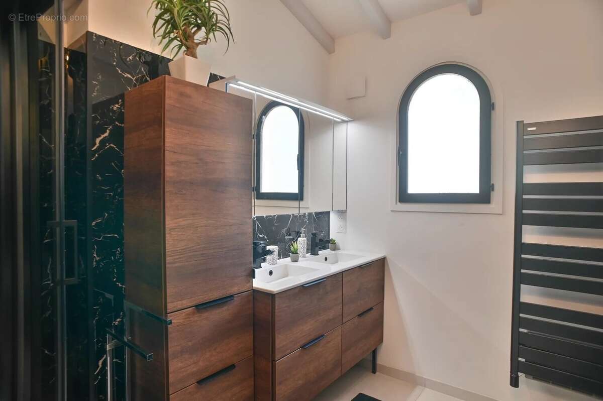 Maison à ROQUEFORT-LES-PINS