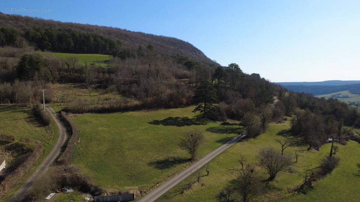 Terrain à GRENANT-LES-SOMBERNON