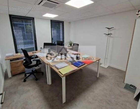 Commerce à FONTENAY-SOUS-BOIS